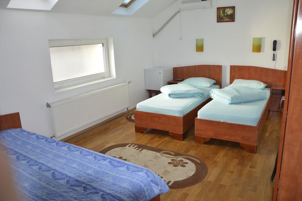 Motel Buti シゲトゥ・マルマツィエイ 部屋 写真