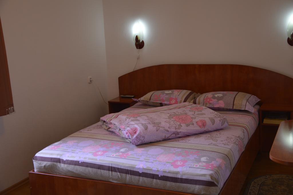 Motel Buti シゲトゥ・マルマツィエイ 部屋 写真