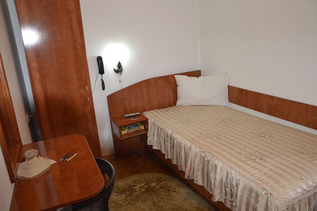 Motel Buti シゲトゥ・マルマツィエイ 部屋 写真