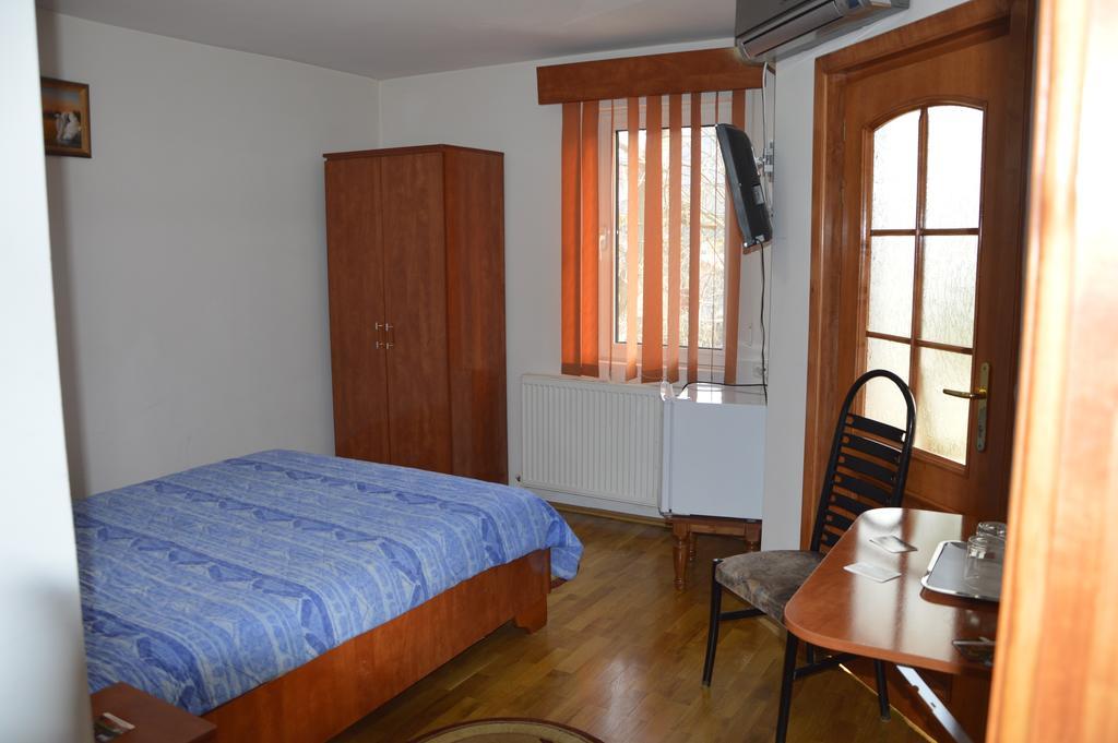 Motel Buti シゲトゥ・マルマツィエイ 部屋 写真