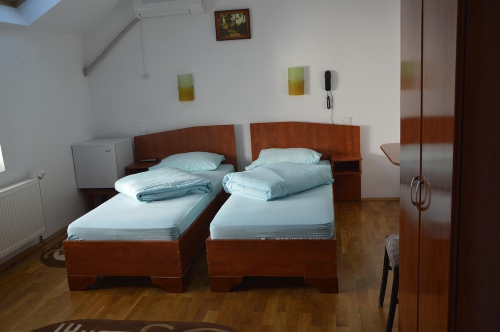 Motel Buti シゲトゥ・マルマツィエイ 部屋 写真