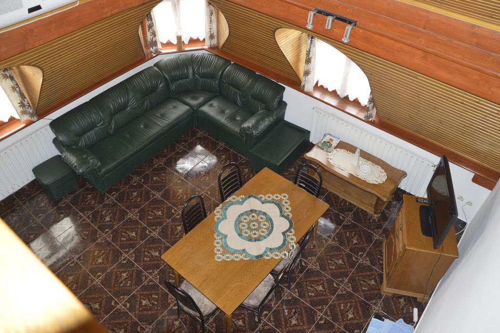 Motel Buti シゲトゥ・マルマツィエイ 部屋 写真
