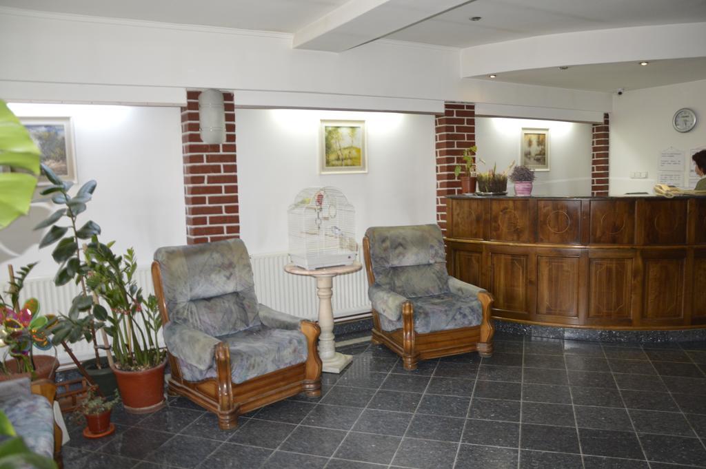 Motel Buti シゲトゥ・マルマツィエイ エクステリア 写真